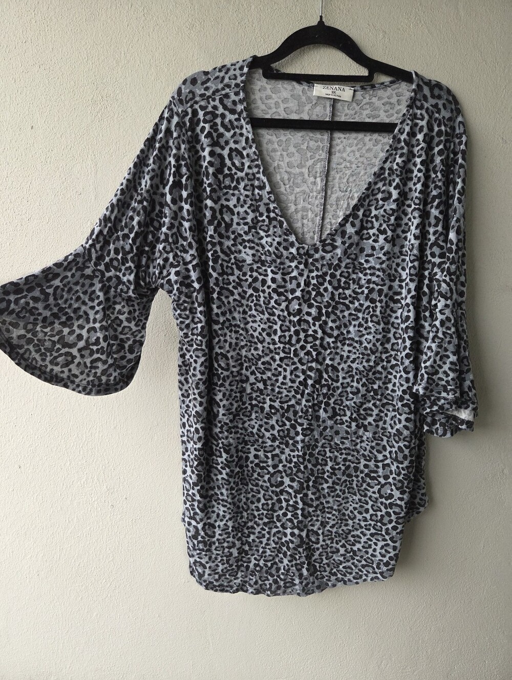 Zenana Leopard Print V-Neck Tunic 2x Bell Sleeves Gray Black Soft & Stretchy